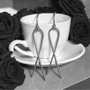 5 For $25💫Minimalist Geometric Silver Wire Dangles